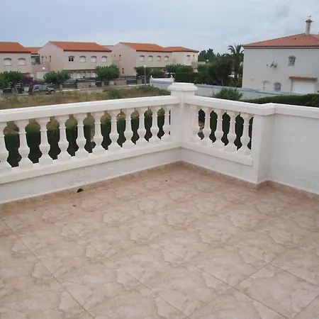 Laura With Private Pool Villa *